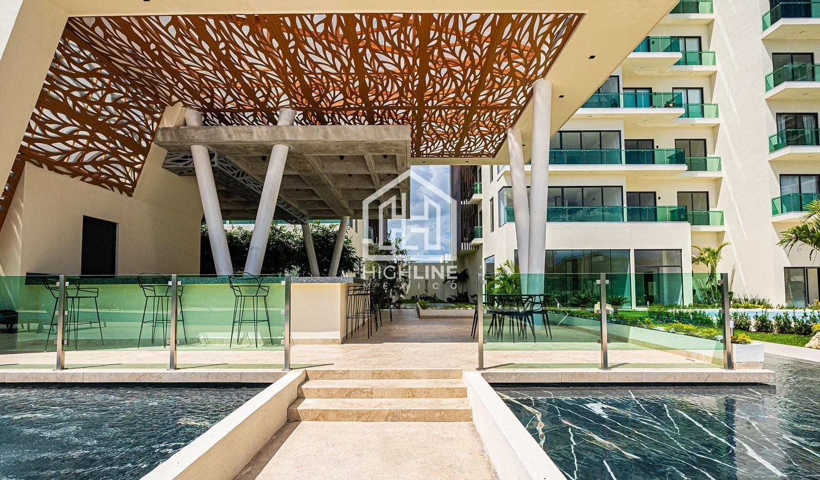 APARTMENT FOR SALE IN PLAYA DEL CARMEN: 2 BEDROOMS WITH KIDS' CLUB, TENNIS COURT, AND PADEL COURT