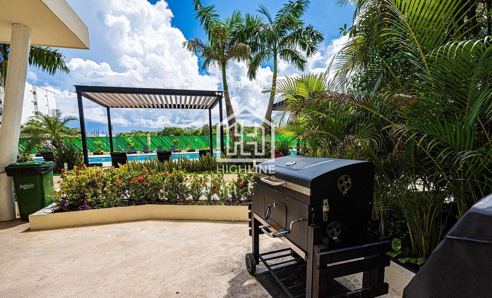 APARTMENT FOR SALE IN PLAYA DEL CARMEN: 2 BEDROOMS WITH KIDS' CLUB, TENNIS COURT, AND PADEL COURT