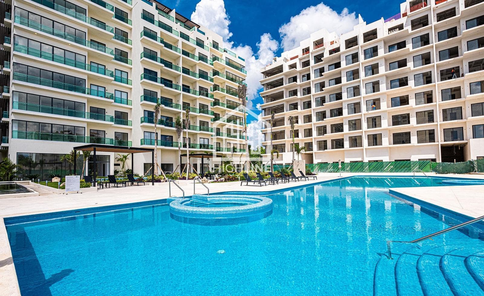 APARTMENT FOR SALE IN PLAYA DEL CARMEN: 2 BEDROOMS, LOCATED IN AN AREA WITH HIGH APPRECIATION POTENTIAL
