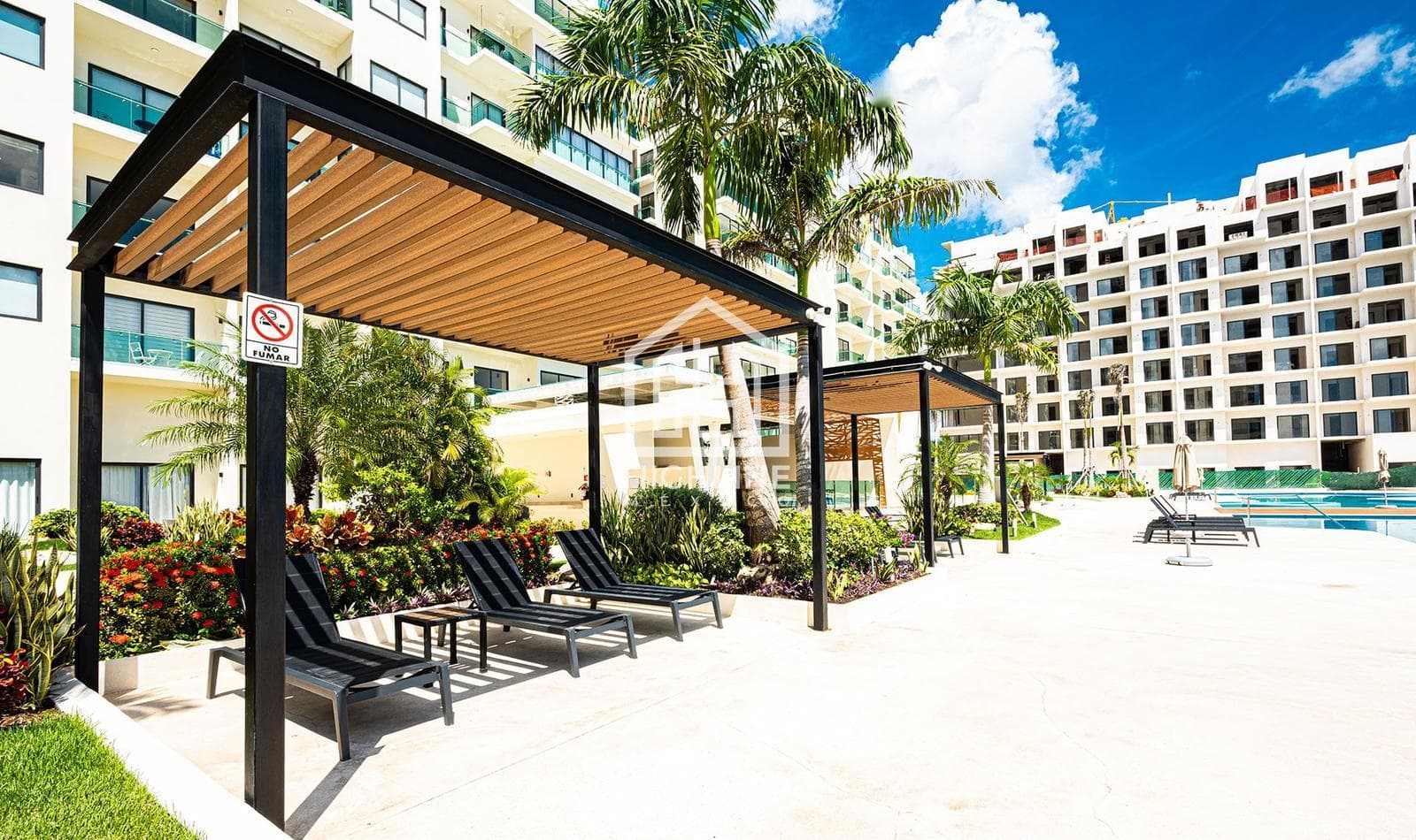APARTMENT FOR SALE IN PLAYA DEL CARMEN: 2 BEDROOMS, LOCATED IN AN AREA WITH HIGH APPRECIATION POTENTIAL