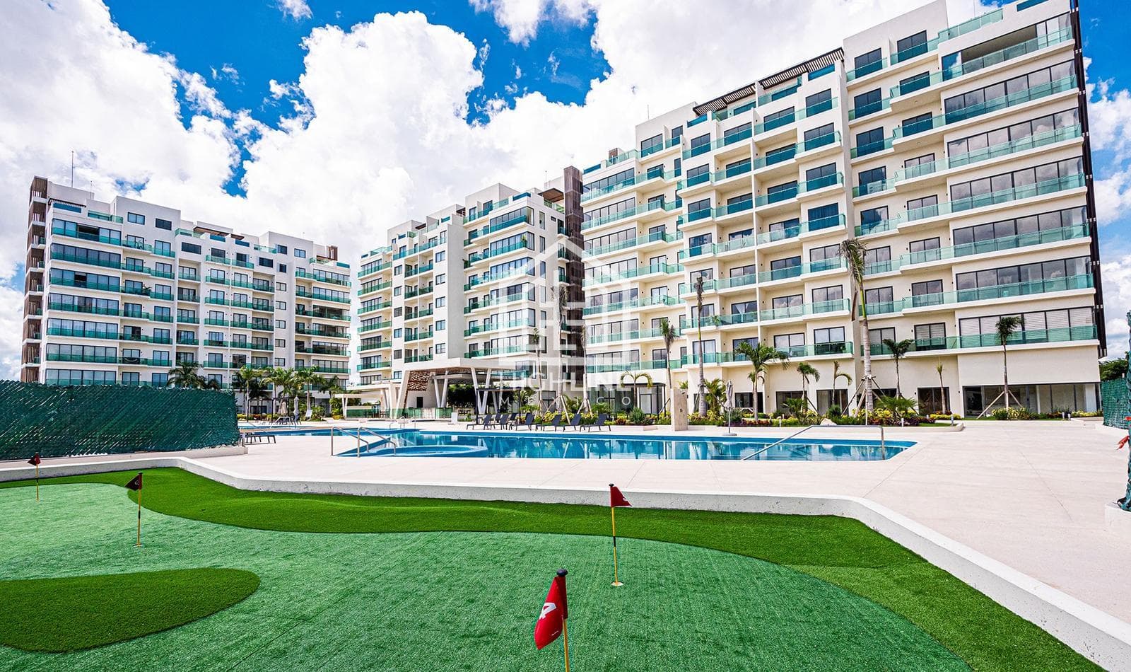 APARTMENT FOR SALE IN PLAYA DEL CARMEN: 2 BEDROOMS, LOCATED IN AN AREA WITH HIGH APPRECIATION POTENTIAL
