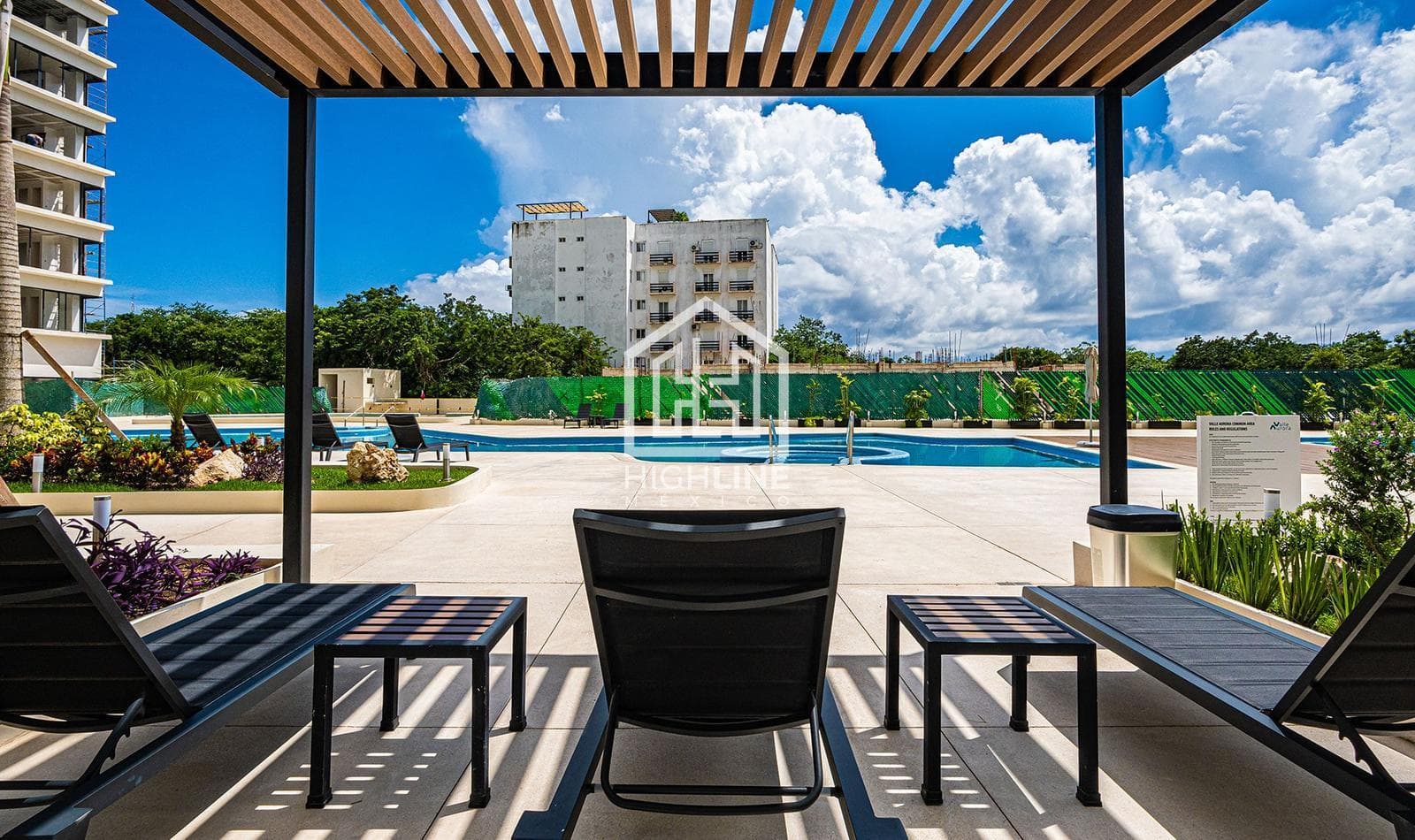 APARTMENT FOR SALE IN PLAYA DEL CARMEN: 2 BEDROOMS, LOCATED IN AN AREA WITH HIGH APPRECIATION POTENTIAL