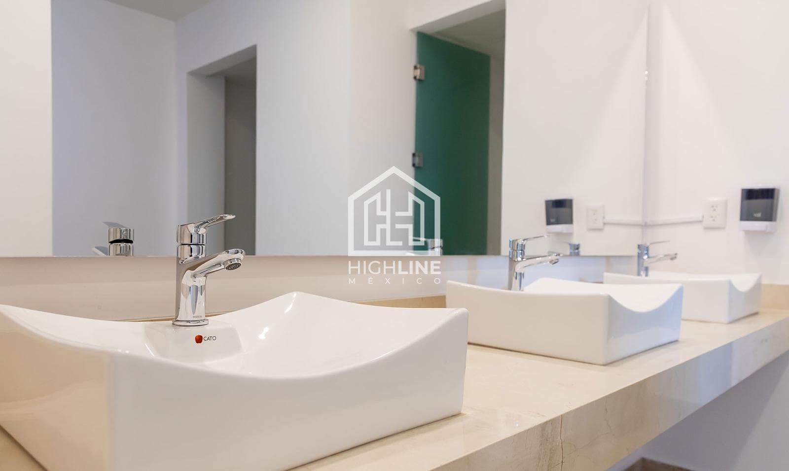 APARTMENT FOR SALE IN PLAYA DEL CARMEN: 2 BEDROOMS, LOCATED IN AN AREA WITH HIGH APPRECIATION POTENTIAL