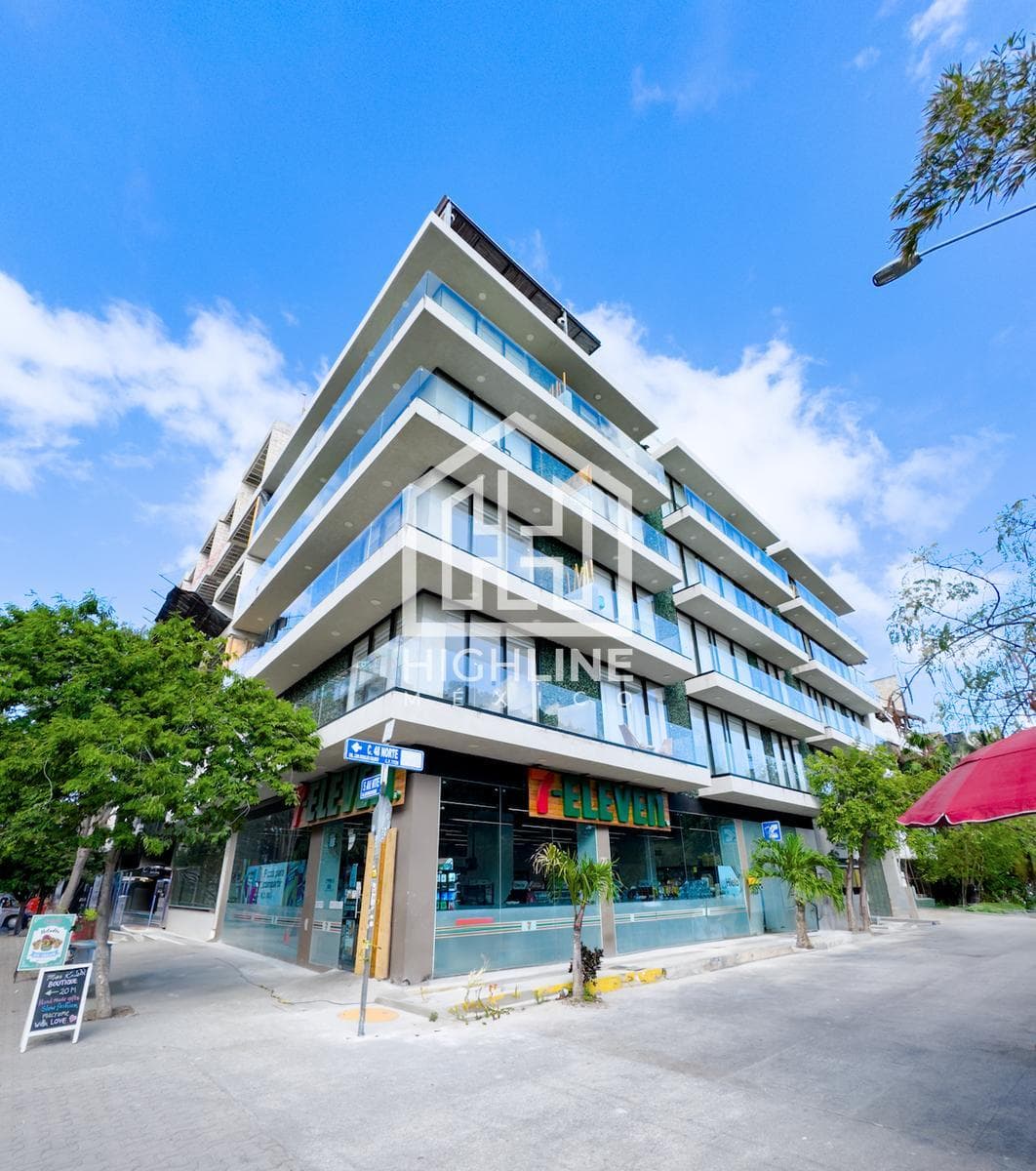 1-BEDROOM APARTMENT IN PLAYA DEL CARMEN. ROOFTOP WITH POOL. DELIVERY IN APRIL 2026