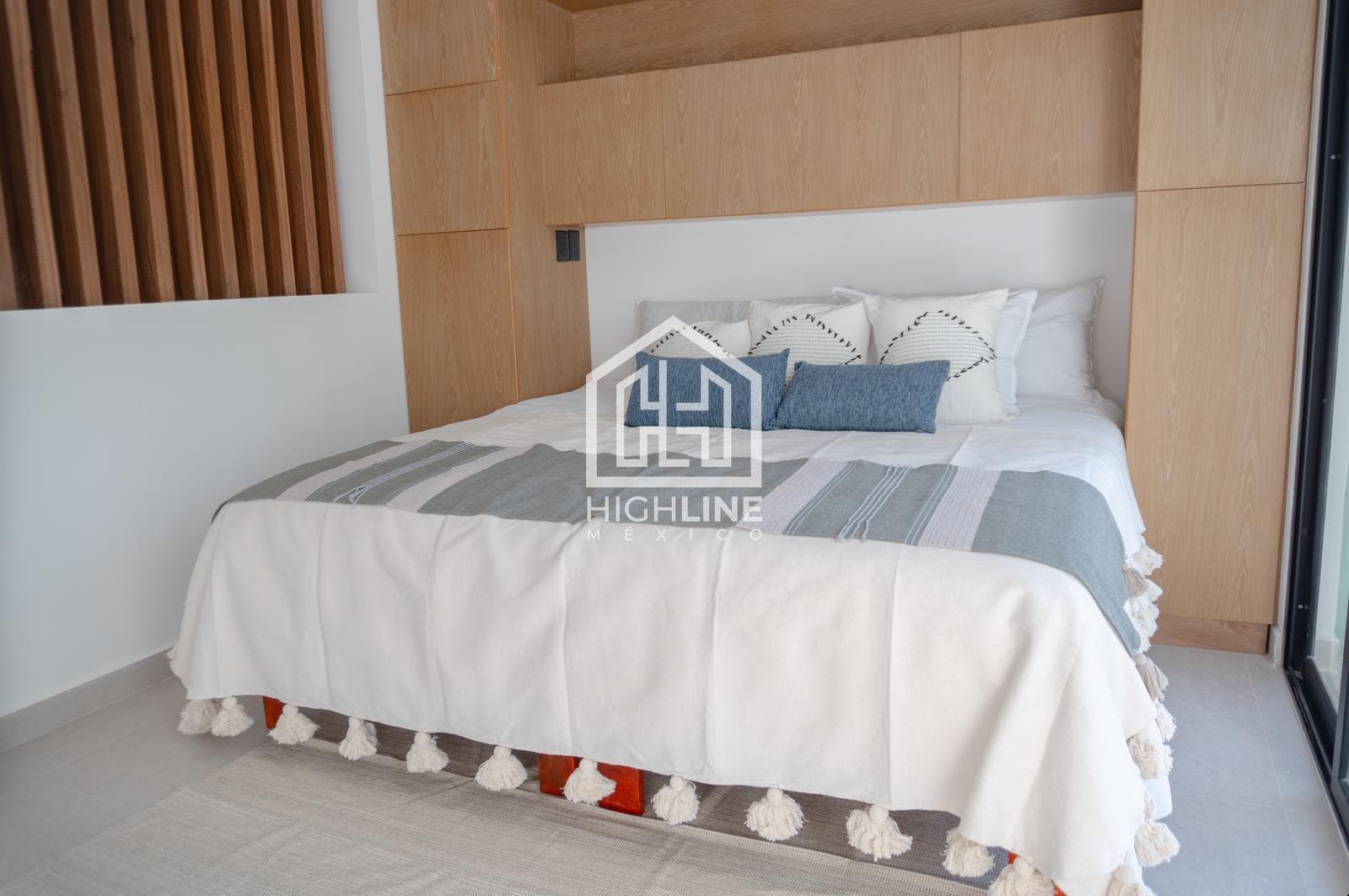 1-BEDROOM APARTMENT IN PLAYA DEL CARMEN. ROOFTOP WITH POOL. DELIVERY IN APRIL 2026