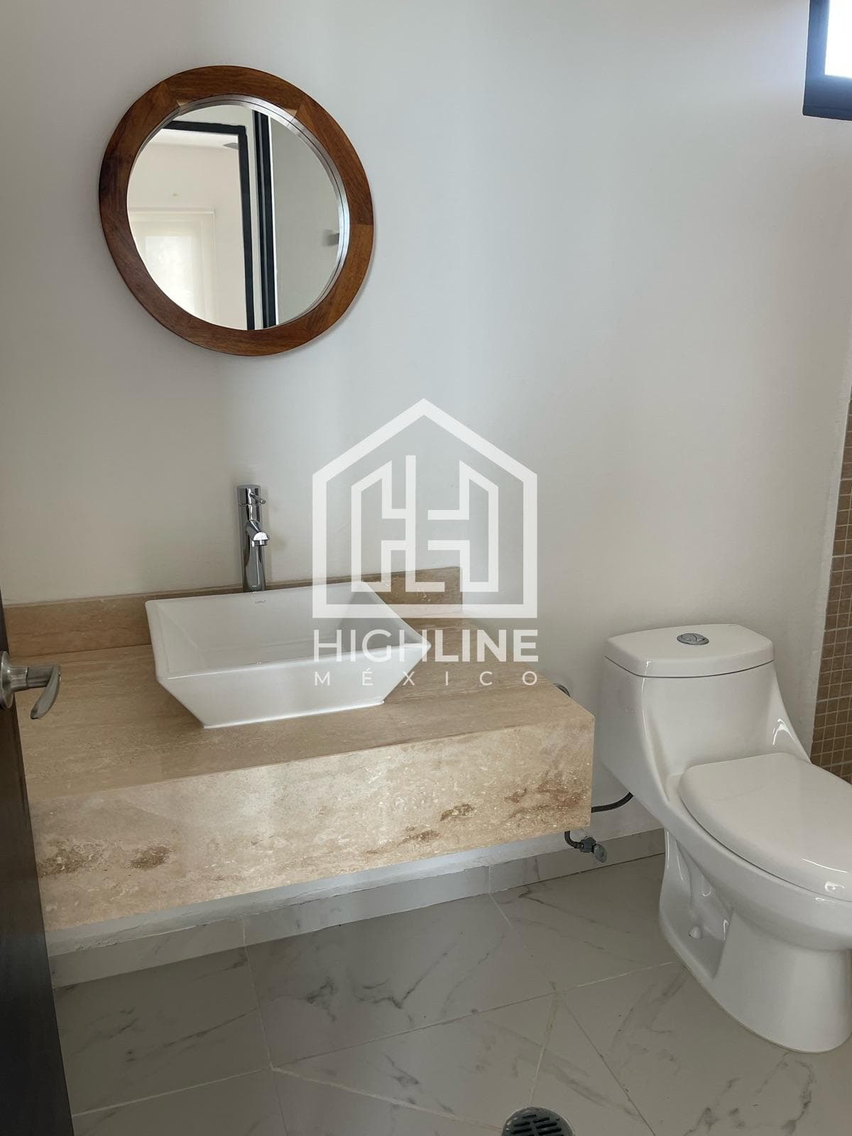 Apartment for sale: 2 bedrooms—100 meters from the shopping center