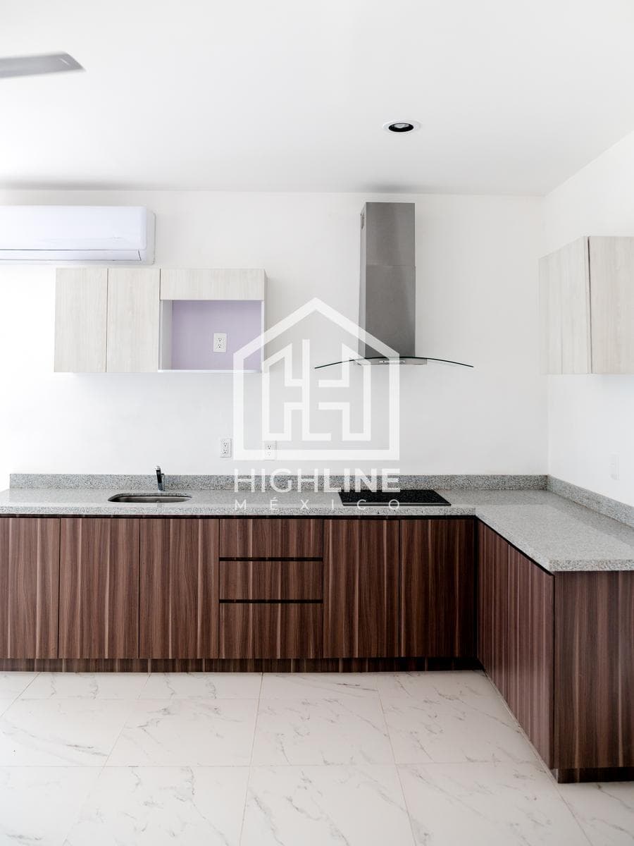 Apartment for sale: 2 bedrooms—100 meters from the shopping center
