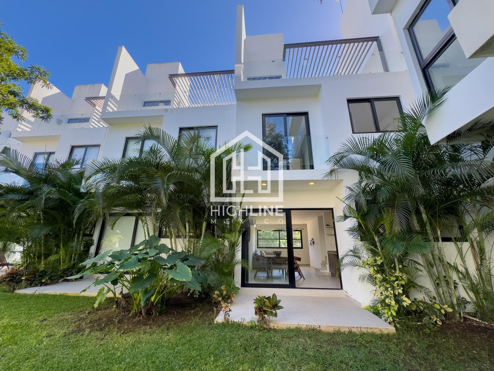 Apartment for sale: 1 bedroom—100 meters from the shopping center