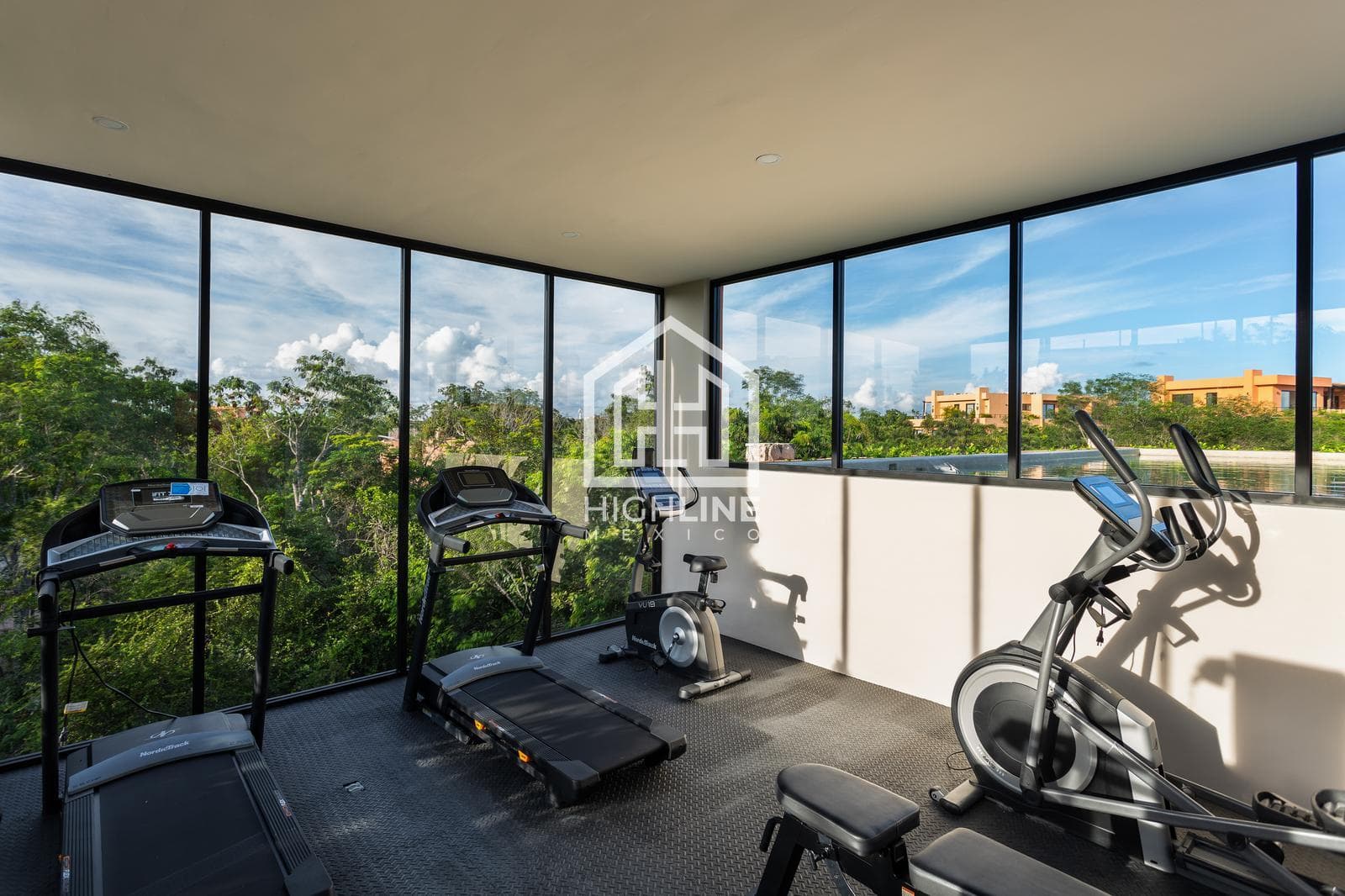APARTMENT FOR SALE IN TULUM, 10 MINUTES FROM THE BEACH