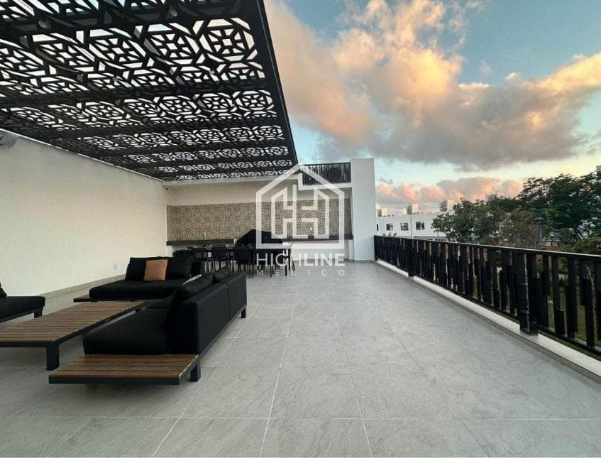 House for sale in Cancun, Huayacan Avenue.