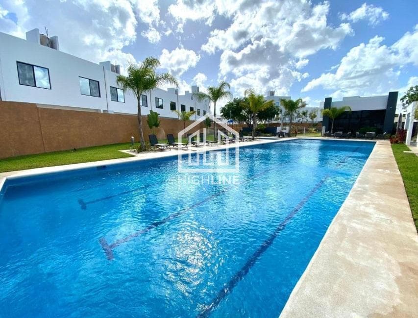 House for sale in Cancun, Huayacan Avenue.