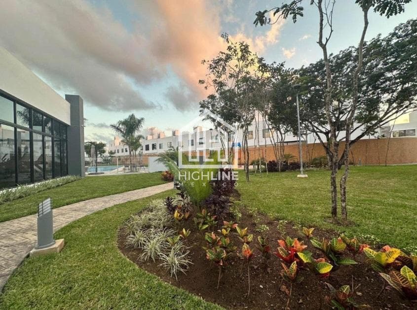House for sale in Cancun, Huayacan Avenue.