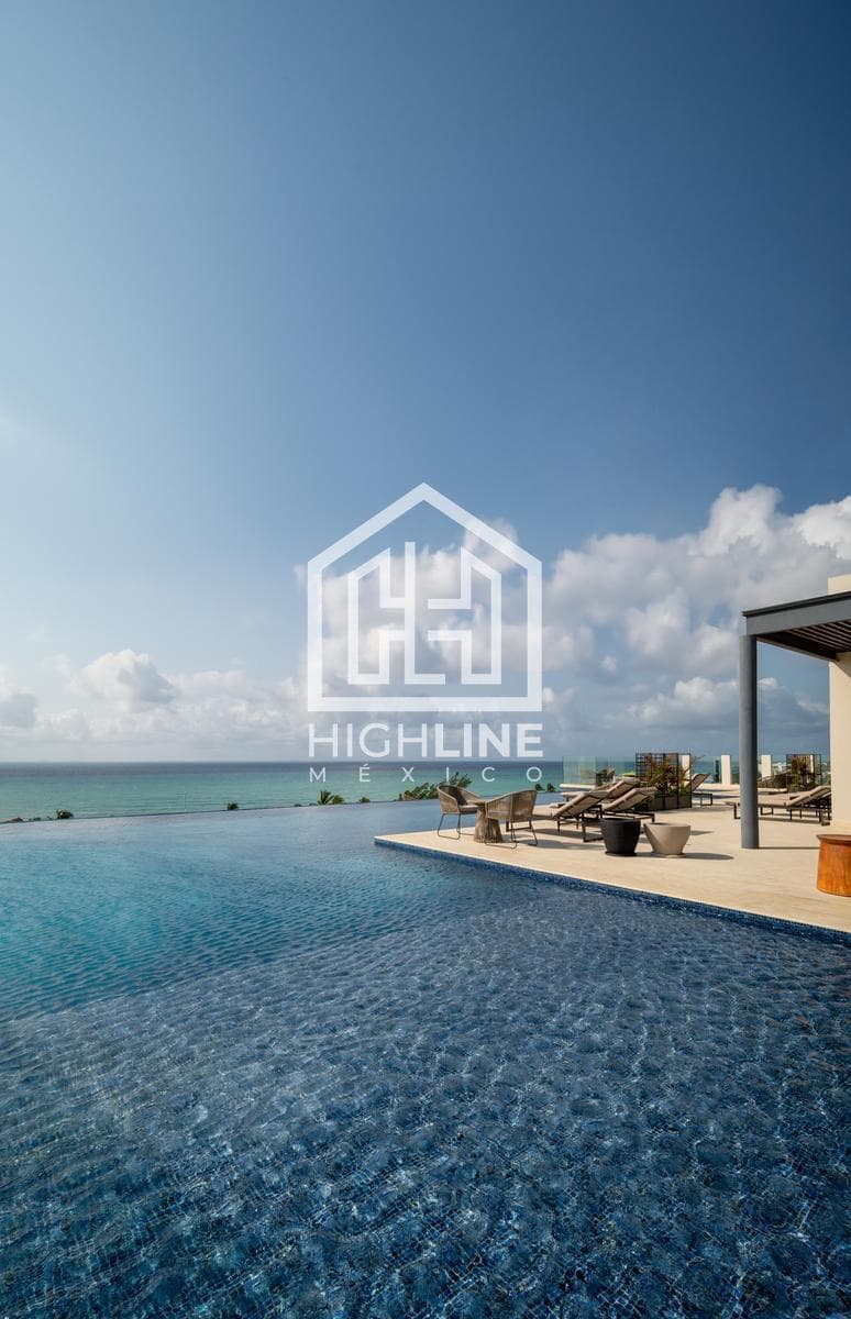 2-BEDROOM APARTMENT / JUST STEPS FROM THE OCEAN / PLAYA DEL CARMEN / SPECIAL PRICE.