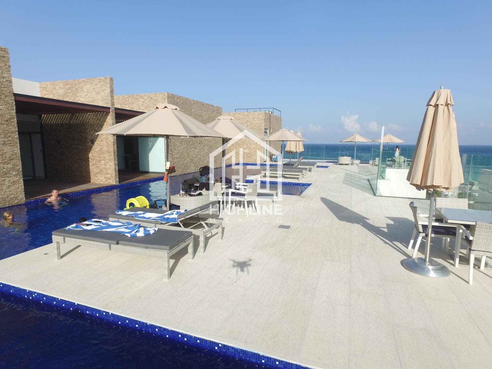 2-BEDROOM APARTMENT IN A PENTHOUSE / JUST STEPS FROM MAMITAS BEACH / SPECIAL PRICE / POTENTIAL FOR APPRECIATION.