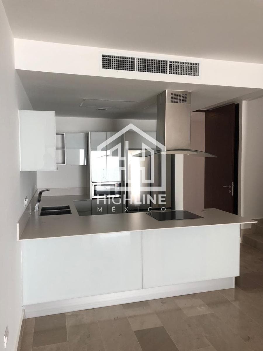 2-BEDROOM APARTMENT IN A PENTHOUSE / JUST STEPS FROM MAMITAS BEACH / SPECIAL PRICE / POTENTIAL FOR APPRECIATION.