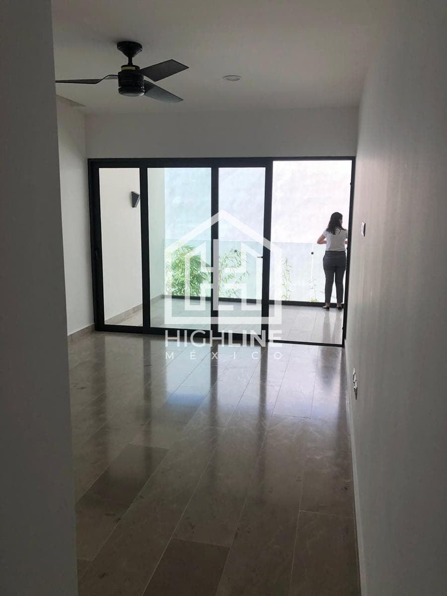 2-BEDROOM APARTMENT IN A PENTHOUSE / JUST STEPS FROM MAMITAS BEACH / SPECIAL PRICE / POTENTIAL FOR APPRECIATION.