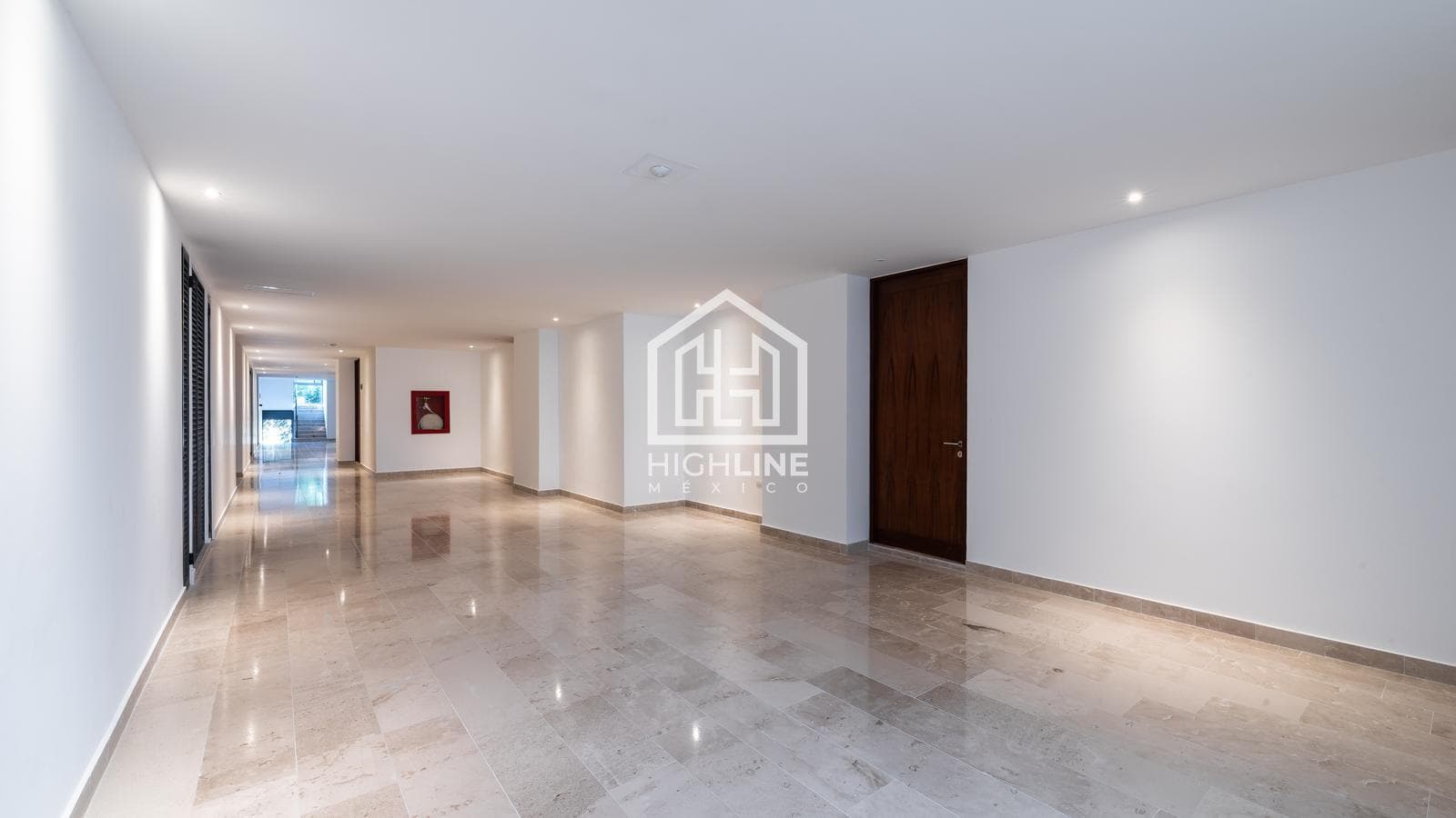 2-BEDROOM APARTMENT IN A PENTHOUSE / JUST STEPS FROM MAMITAS BEACH / SPECIAL PRICE / POTENTIAL FOR APPRECIATION.