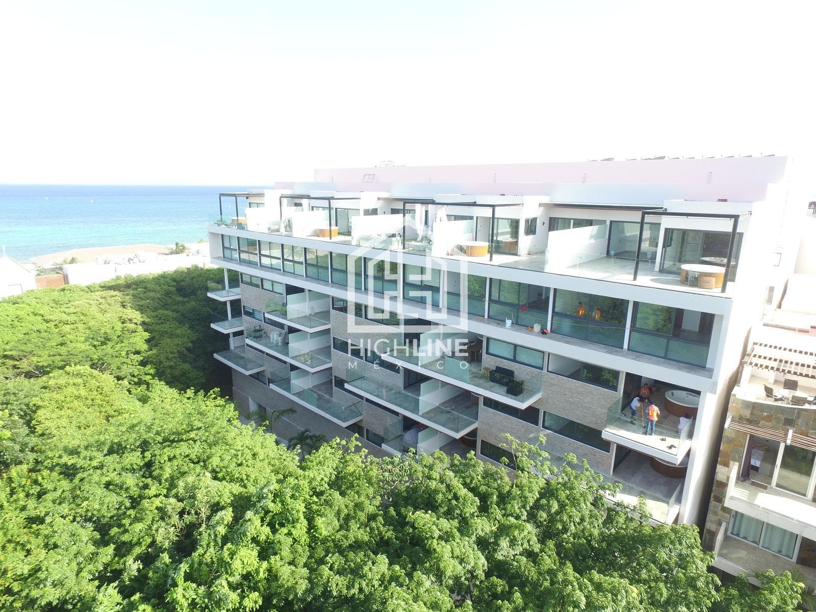 2-BEDROOM APARTMENT IN A PENTHOUSE / JUST STEPS FROM MAMITAS BEACH / SPECIAL PRICE / POTENTIAL FOR APPRECIATION.