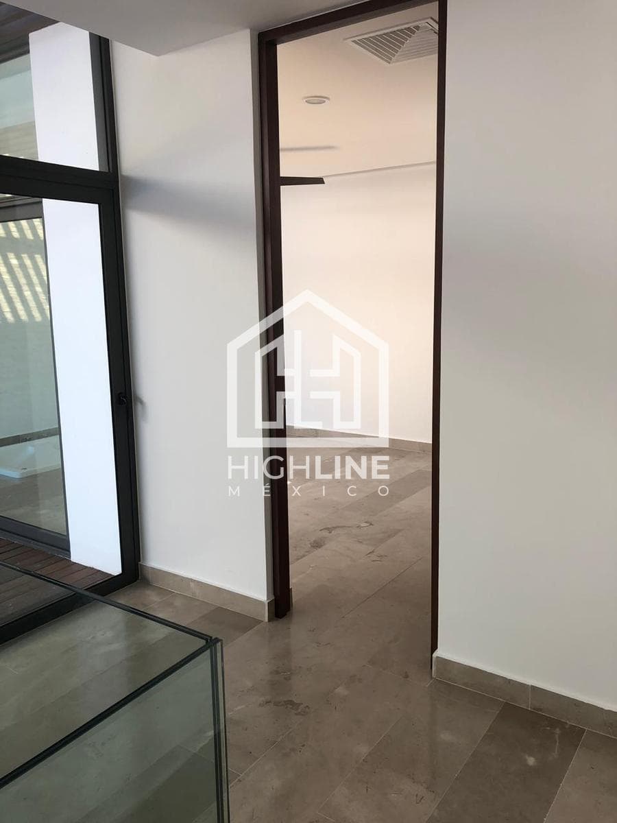 2-BEDROOM APARTMENT IN A PENTHOUSE / JUST STEPS FROM MAMITAS BEACH / SPECIAL PRICE / POTENTIAL FOR APPRECIATION.