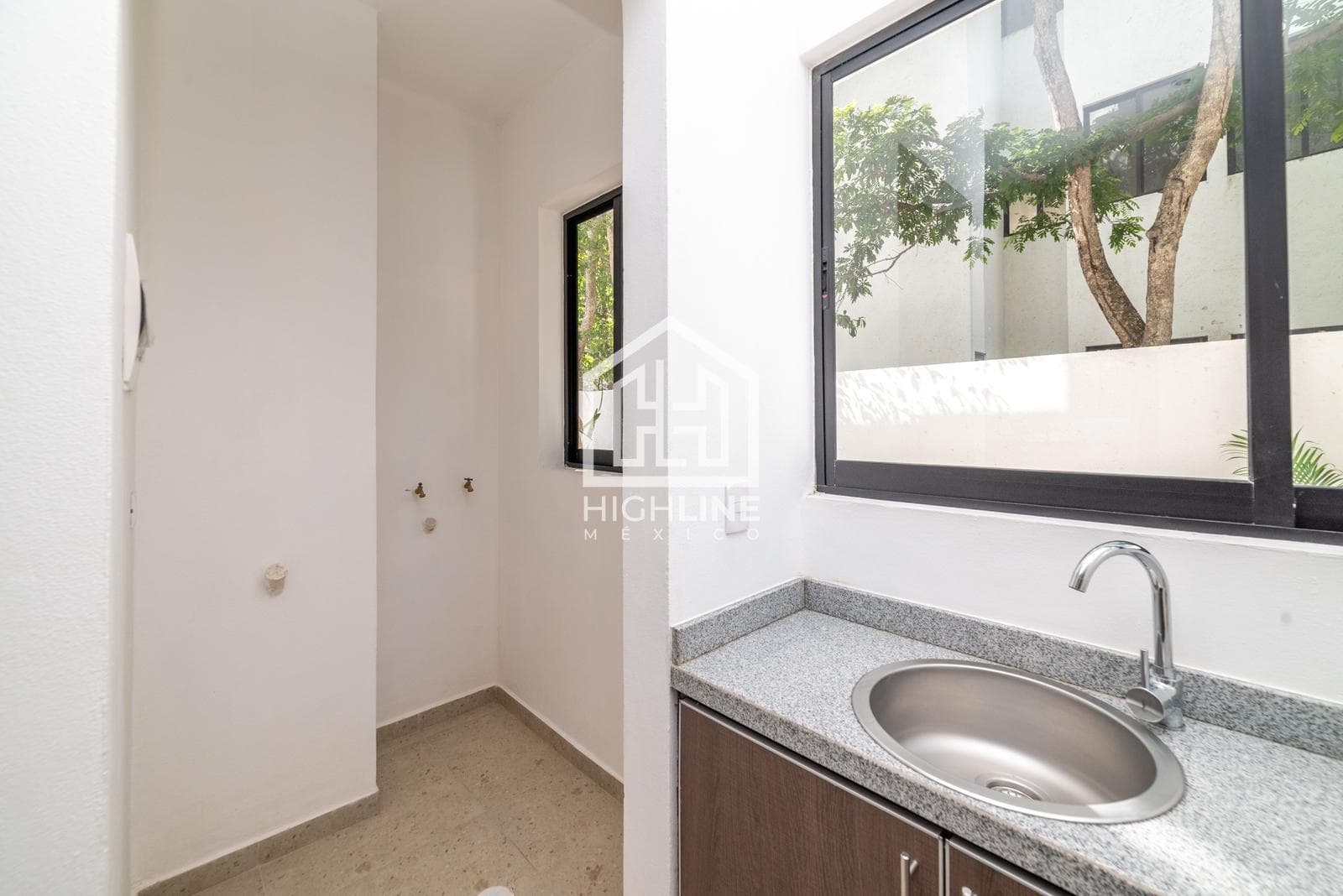 2-bedroom apartment in Tulum, ground floor with a terrace and private pool, 15 minutes from the beach