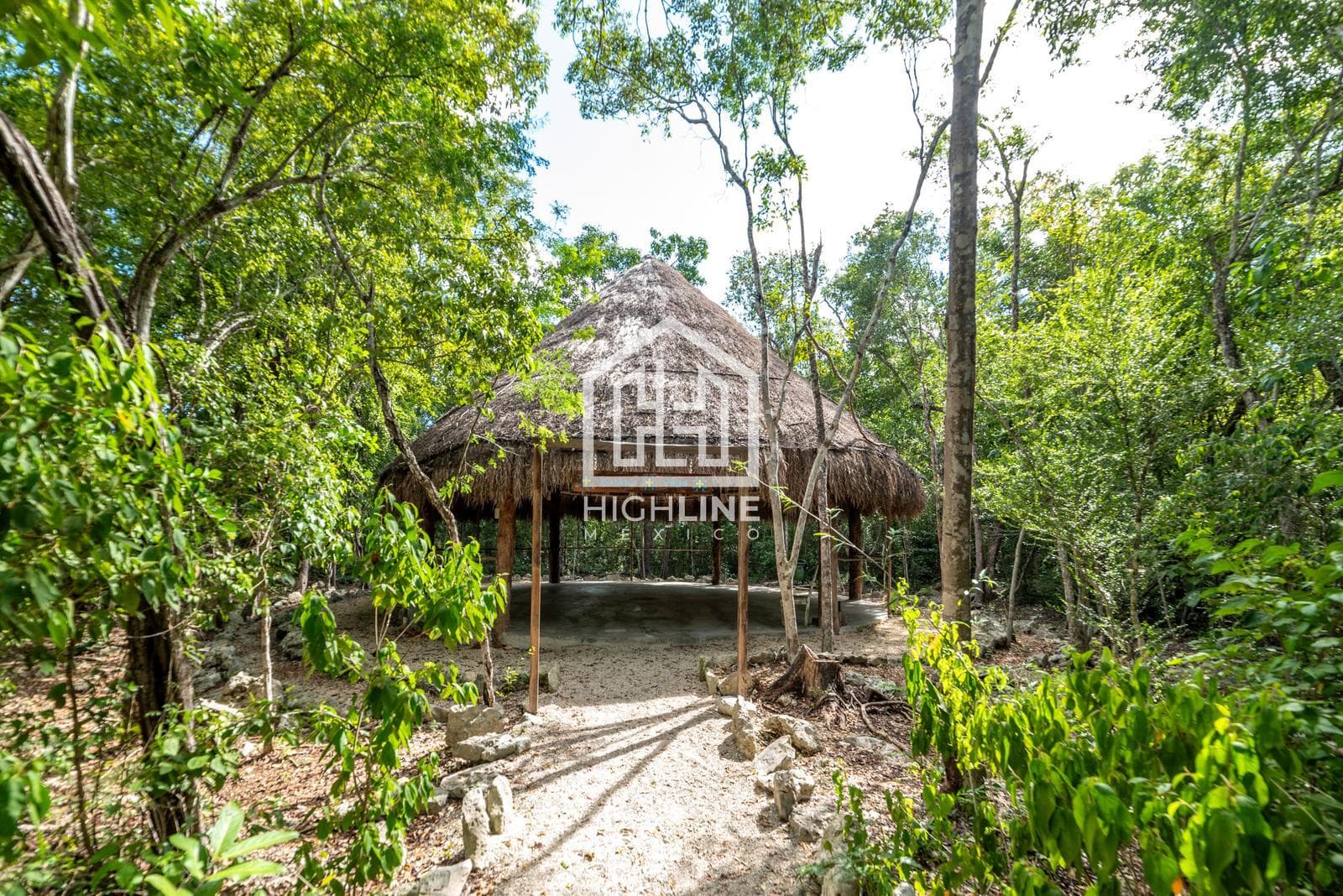 2-bedroom apartment in Tulum, ground floor with a terrace and private pool, 15 minutes from the beach