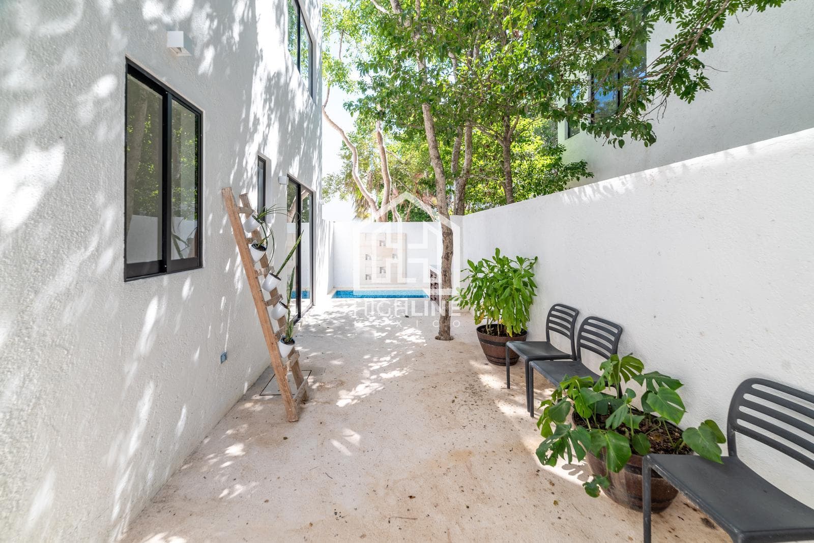 2-bedroom apartment in Tulum, ground floor with a terrace and private pool, 15 minutes from the beach