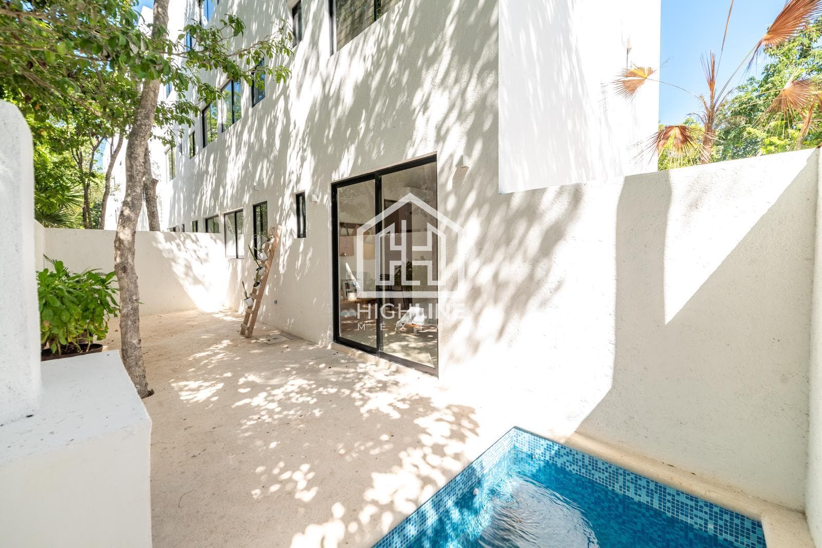 2-bedroom apartment in Tulum, ground floor with a terrace and private pool, 15 minutes from the beach