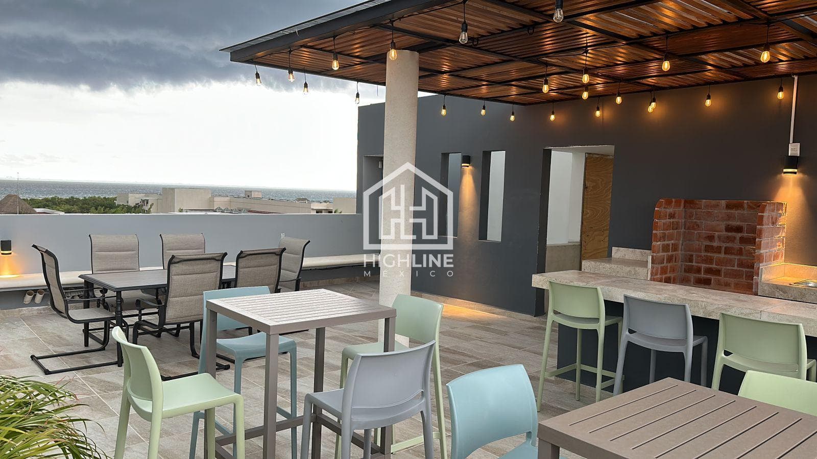 1-BEDROOM STUDIO APARTMENT / FOR SALE / JUST STEPS FROM 5TH AVENUE AND THE OCEAN / ROI.