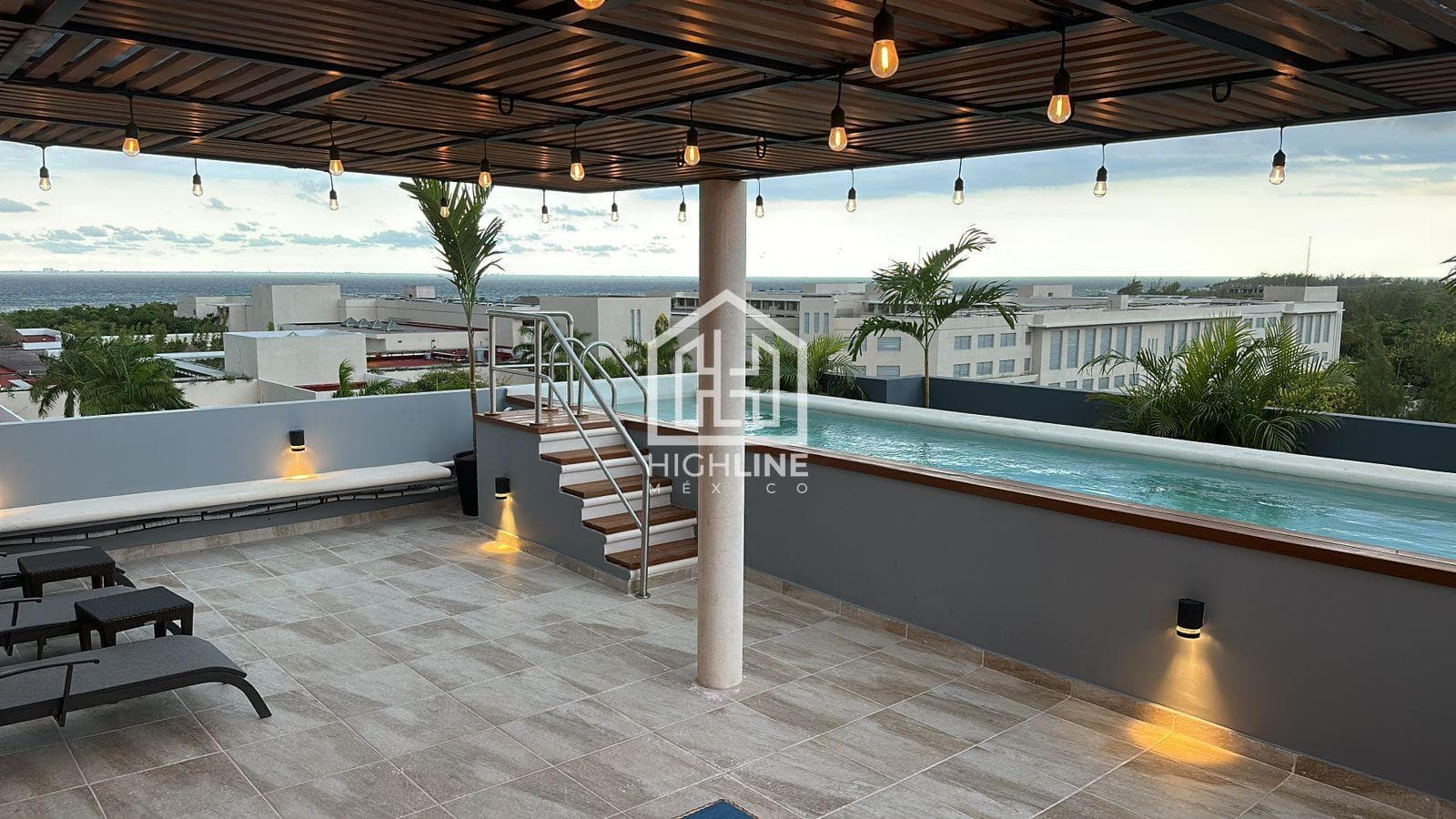 1-BEDROOM STUDIO APARTMENT / FOR SALE / JUST STEPS FROM 5TH AVENUE AND THE OCEAN / ROI.