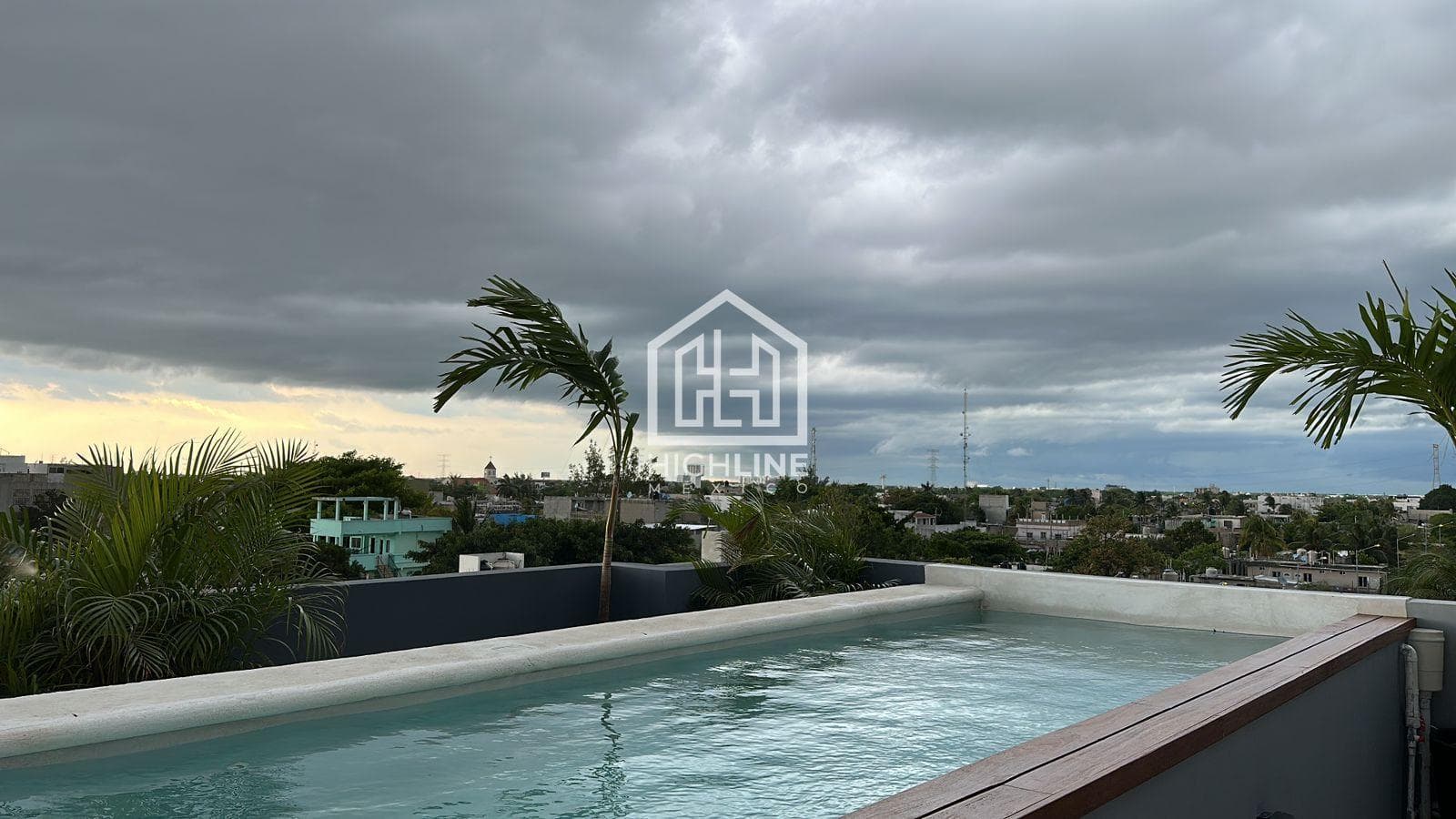 1-BEDROOM STUDIO APARTMENT / FOR SALE / JUST STEPS FROM 5TH AVENUE AND THE OCEAN / ROI.