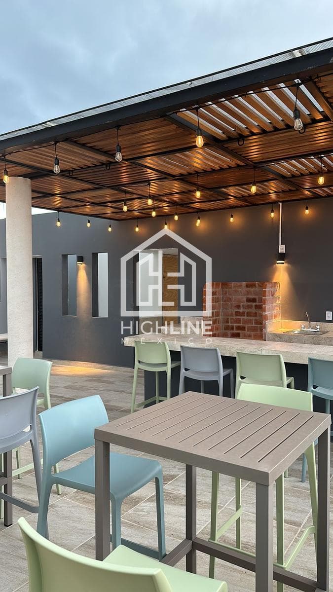 1-BEDROOM STUDIO APARTMENT / FOR SALE / JUST STEPS FROM 5TH AVENUE AND THE OCEAN / ROI.