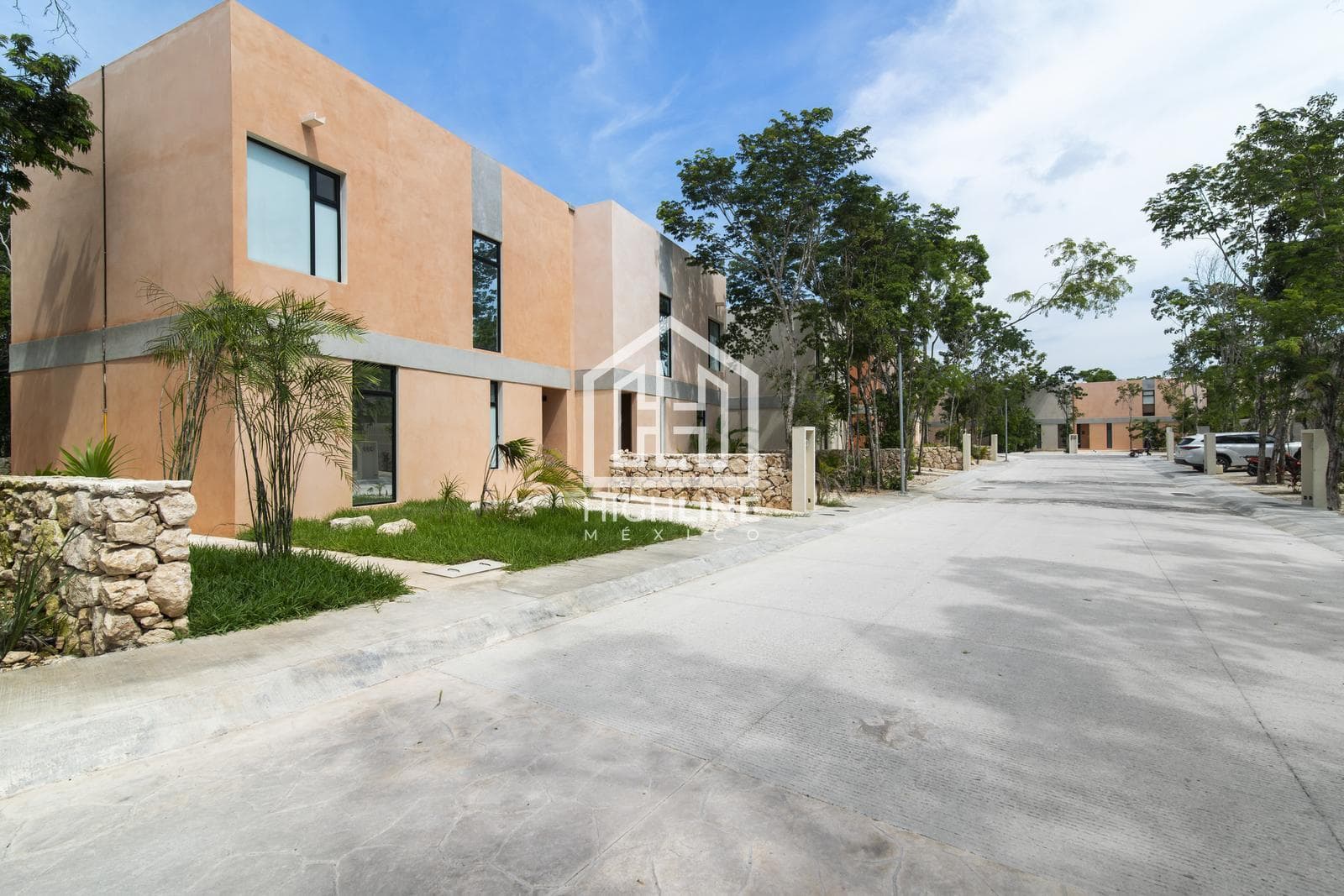 2-BEDROOM HOUSE FOR SALE / TULUM / 10 MINUTES FROM THE BEACH / GYM / POOL / PRIVATE ROOFTOP.