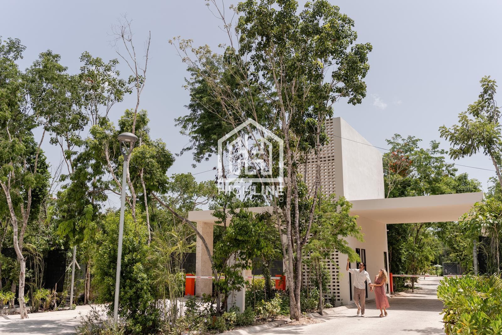 2-BEDROOM HOUSE FOR SALE / TULUM / 10 MINUTES FROM THE BEACH / GYM / POOL / PRIVATE ROOFTOP.