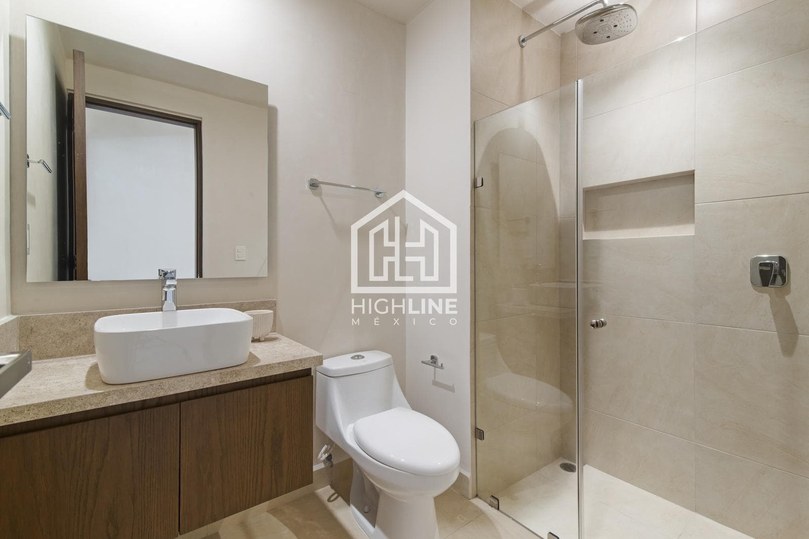 2-BEDROOM HOUSE FOR SALE / TULUM / 10 MINUTES FROM THE BEACH / GYM / POOL / PRIVATE ROOFTOP.