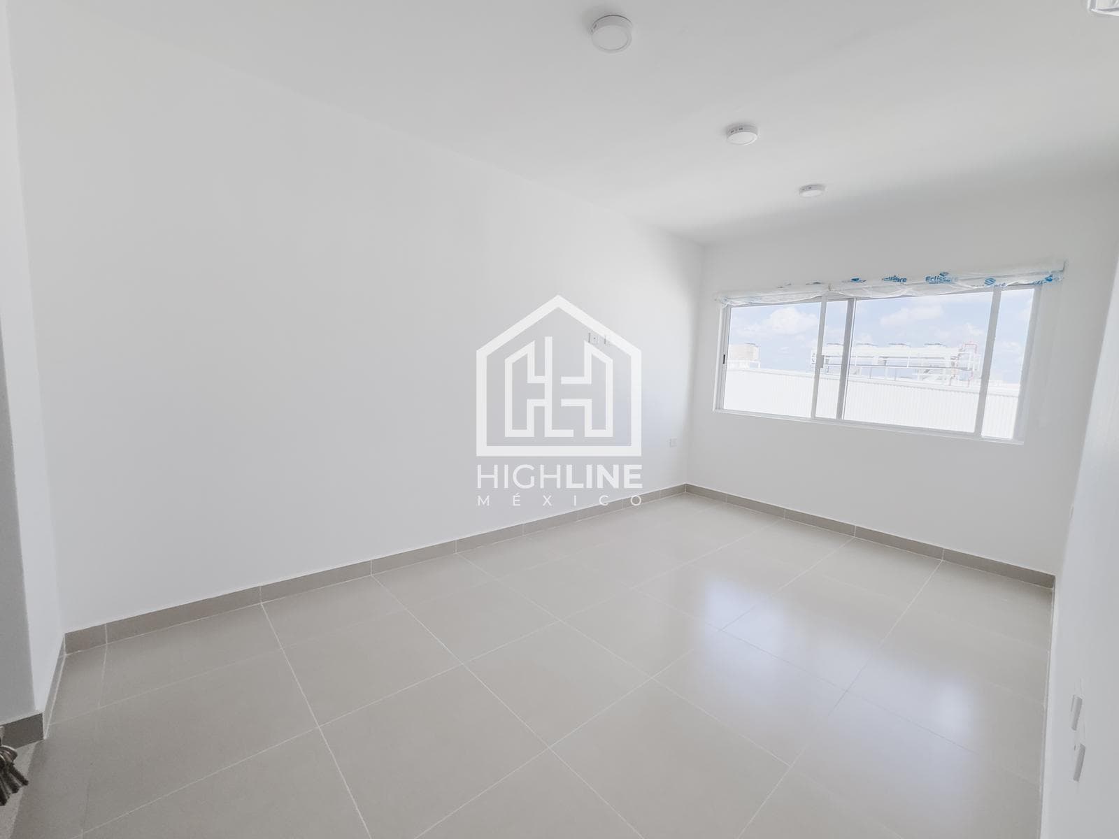 2-BEDROOM APARTMENT IN PH/ FOR SALE/ RESIDENTIAL COMPLEX/ 5 MINUTES FROM THE BEACH/ ROI/ CAPITAL GAINS.