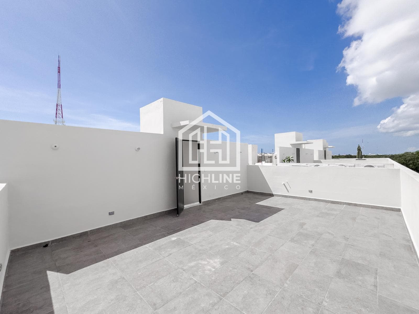 2-BEDROOM APARTMENT IN PH/ FOR SALE/ RESIDENTIAL COMPLEX/ 5 MINUTES FROM THE BEACH/ ROI/ CAPITAL GAINS.