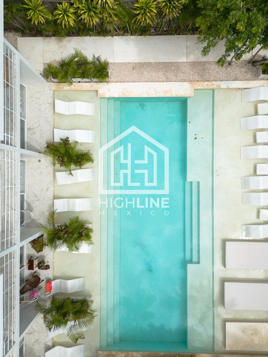 1-BEDROOM APARTMENT / PRIVATE ROOF / FOR SALE / IMMEDIATE OCCUPANCY / 7 MINUTES FROM THE BEACH / ROI.