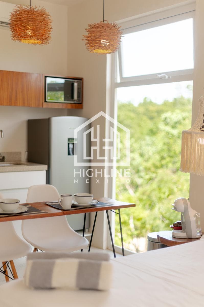 1-BEDROOM APARTMENT / PRIVATE ROOF / FOR SALE / IMMEDIATE OCCUPANCY / 7 MINUTES FROM THE BEACH / ROI.