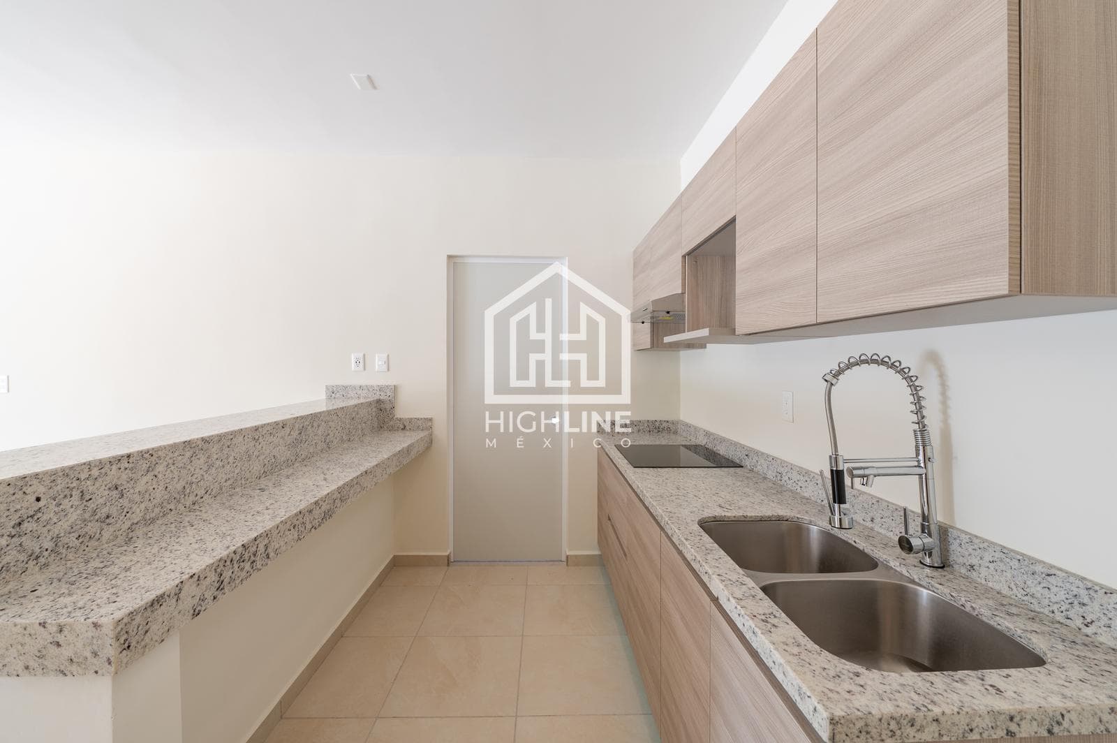 PENTHOUSE EN PUERTO MORELOS, MÁS DE 30 AMENIDADES. ENTREGA INMEDIATA. IDEAL PARA AIRBNB.