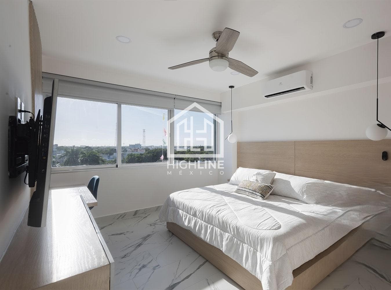 APARTMENT FOR SALE IN CANCUN: 2 BEDROOMS WITH A VIEW OF PUERTO CANCÚN, LOUNGE AREA, HIGH APPRECIATION POTENTIAL.