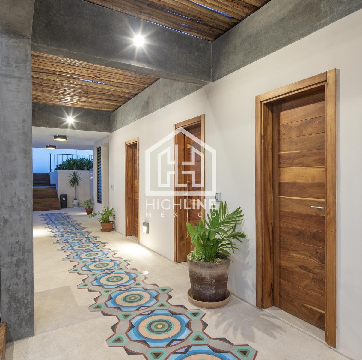 2-BEDROOM APARTMENT WITH LOCK-OFF / PLAYA DEL CARMEN / IMMEDIATE OCCUPANCY / 6 CALLES DEL MAR.