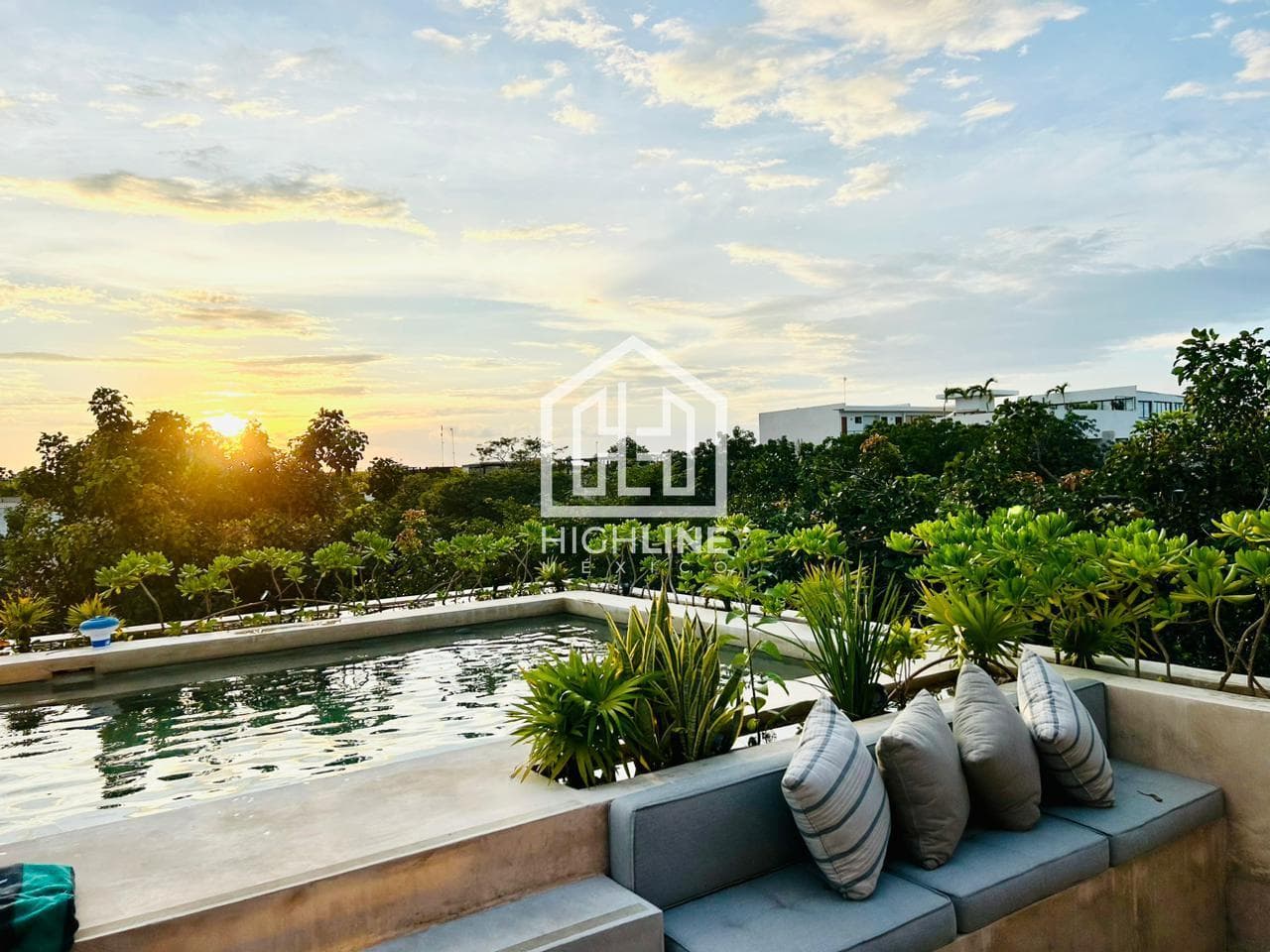 DEPARTAMENTO EN VENTA DE UNA HABITACION EN ALDEA ZAMA AMUEBLADO A 6 MINUTOS DEL MAR