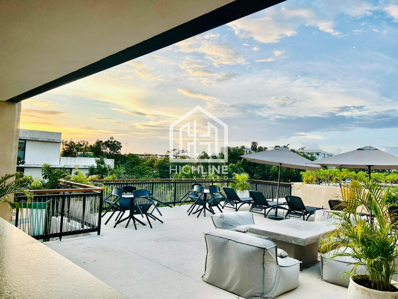 DEPARTAMENTO EN VENTA DE UNA HABITACION EN ALDEA ZAMA AMUEBLADO A 6 MINUTOS DEL MAR