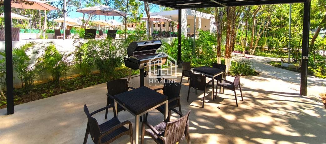 APARTMENT FOR SALE IN PLAYA DEL CARMEN: 2 BEDROOMS, PADEL COURT, GYM