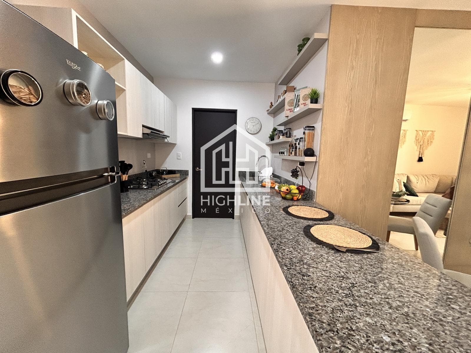 Brand-new 2-bedroom apartment in Cancún with a pool