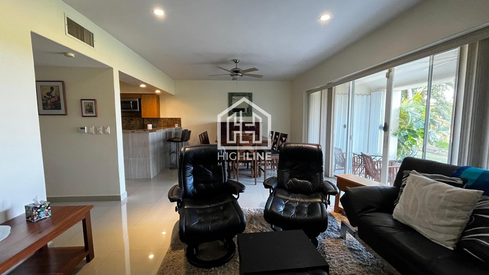 APARTMENT FOR SALE IN CANCUN'S HOTEL ZONE: 2 BEDROOMS, VIEW OF THE LAGOON