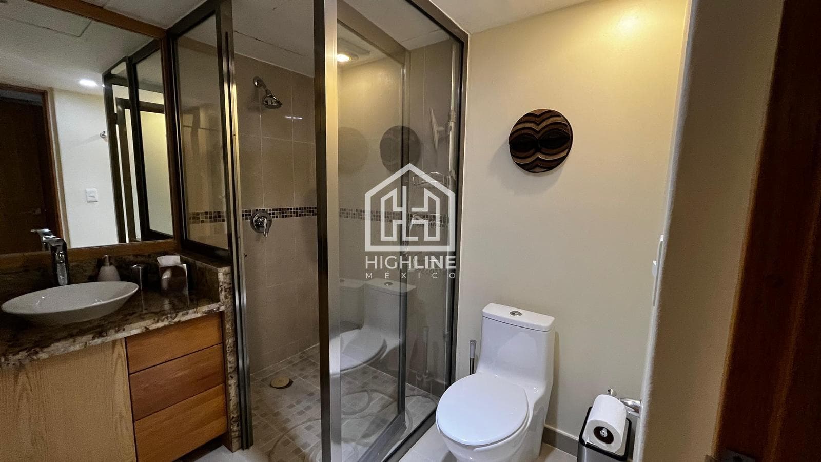 APARTMENT FOR SALE IN CANCUN'S HOTEL ZONE: 2 BEDROOMS, VIEW OF THE LAGOON