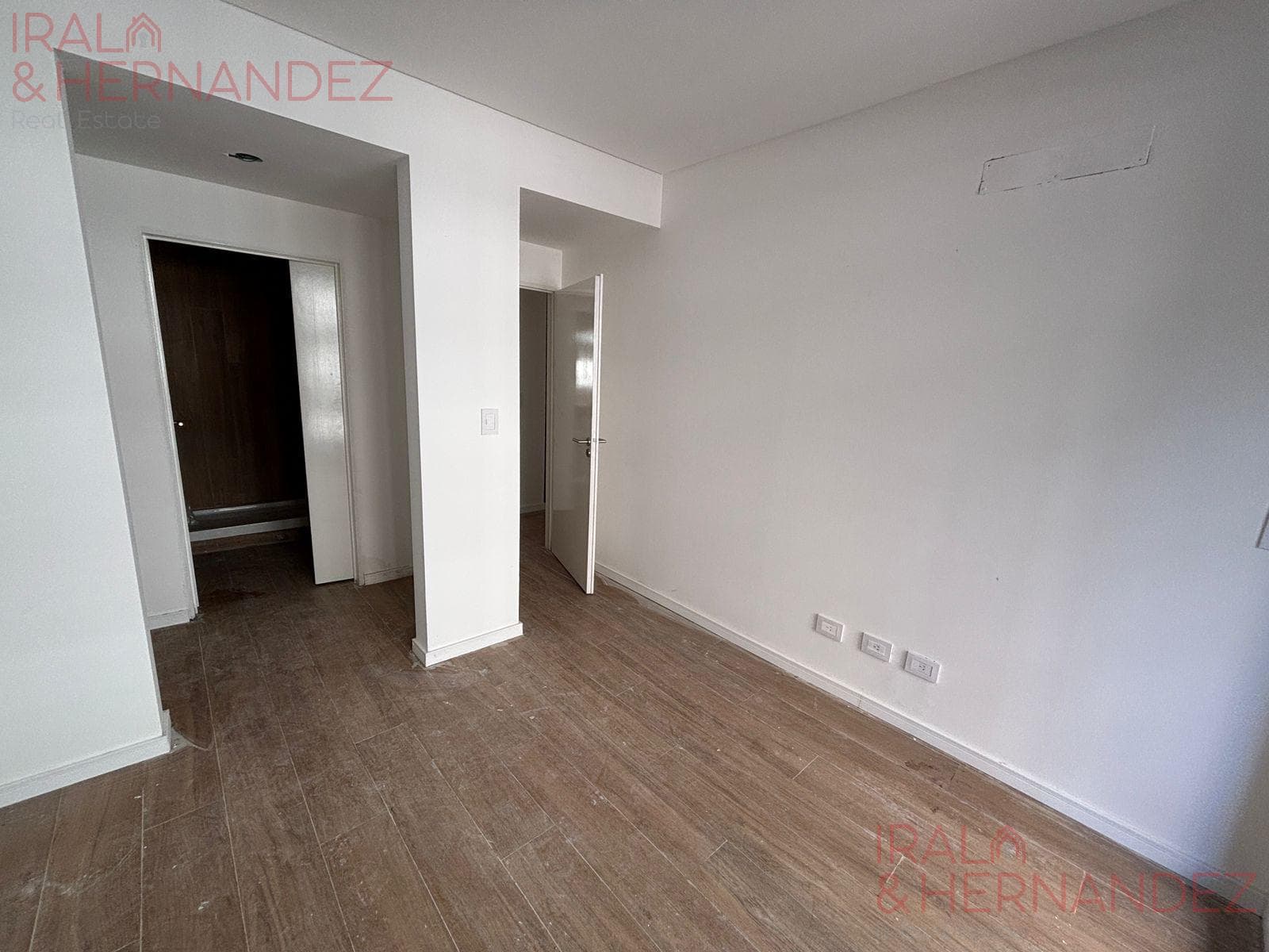 FOR SALE: 2-ROOM APARTMENT IN POZO VILLA CRESPO / ON THE STREET FRONT