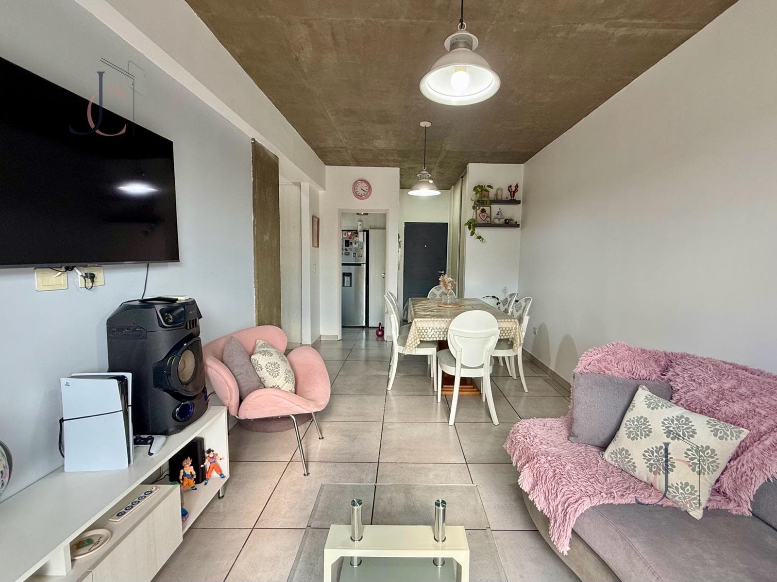2-room apartment with a garage in Villa Luzuriaga