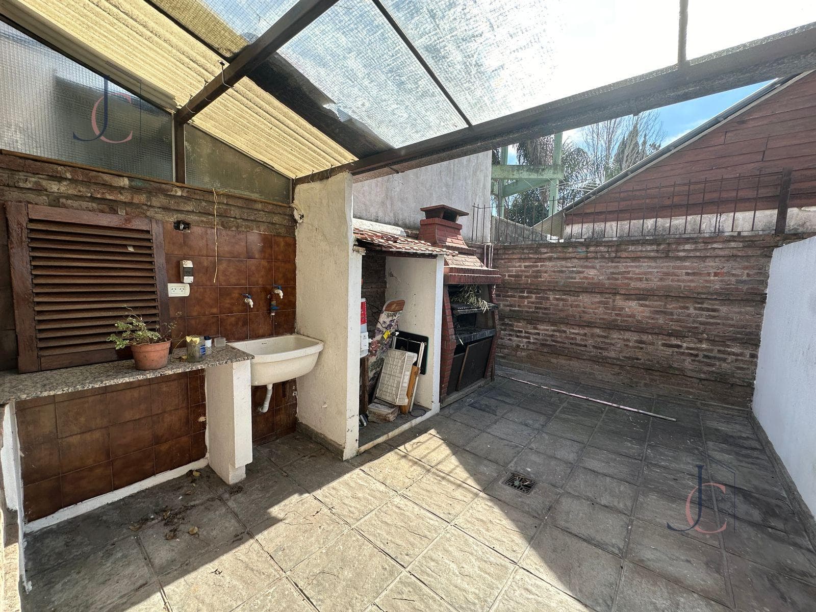 3-room duplex for sale with a patio and garage in Castelar Norte